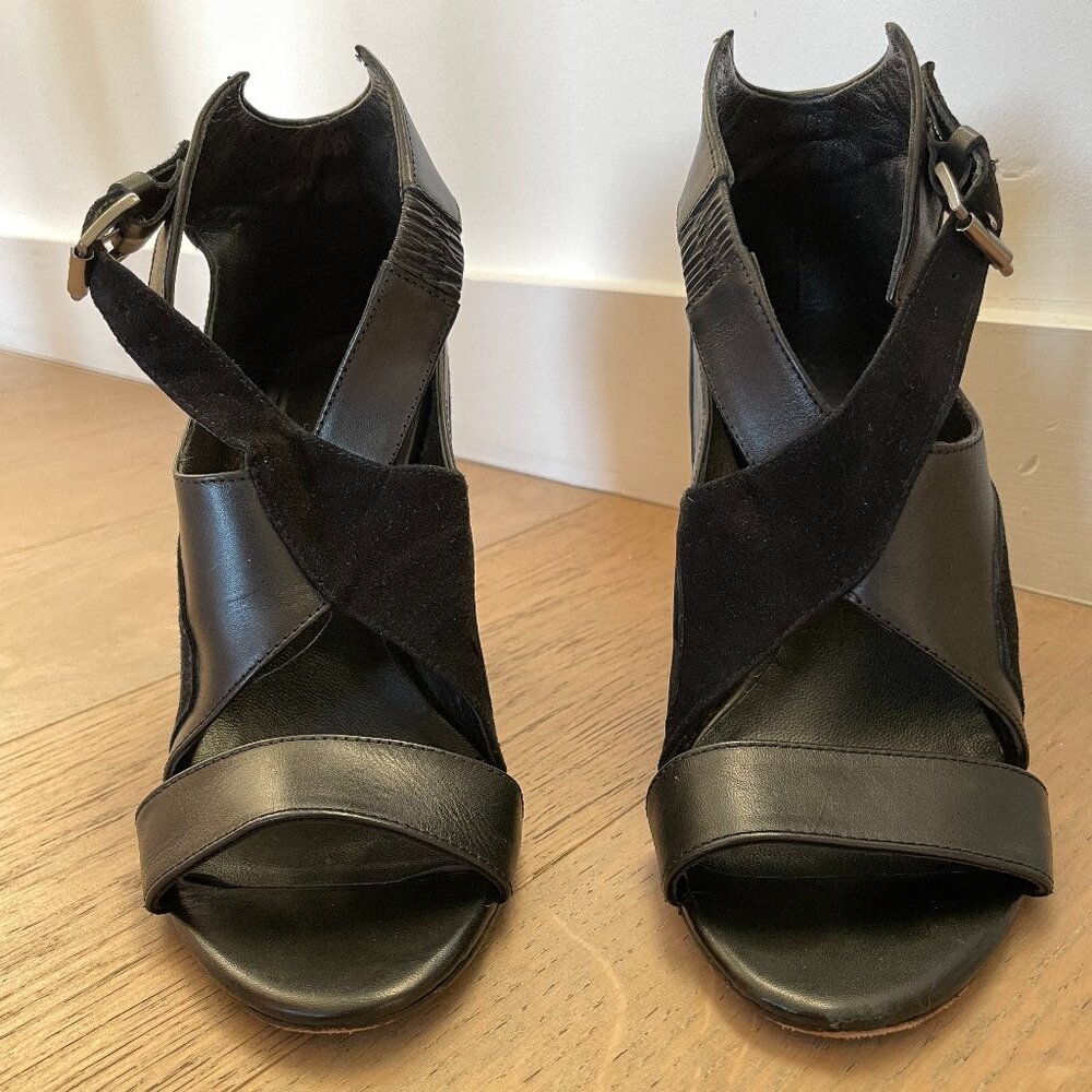 Surface To Air sexy wedge sandal - size 36